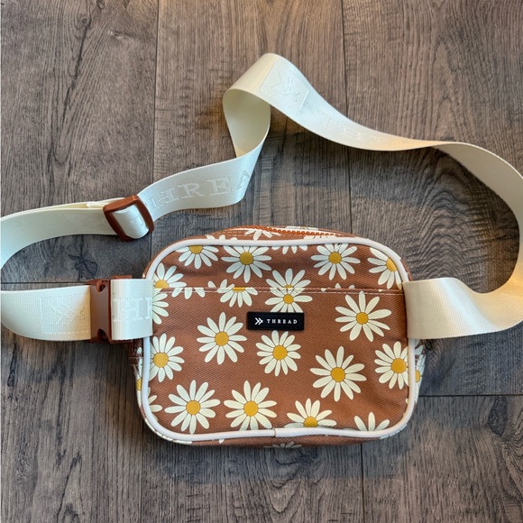 Thread Wallets Hazel Fanny Pack - Picture 4 of 5